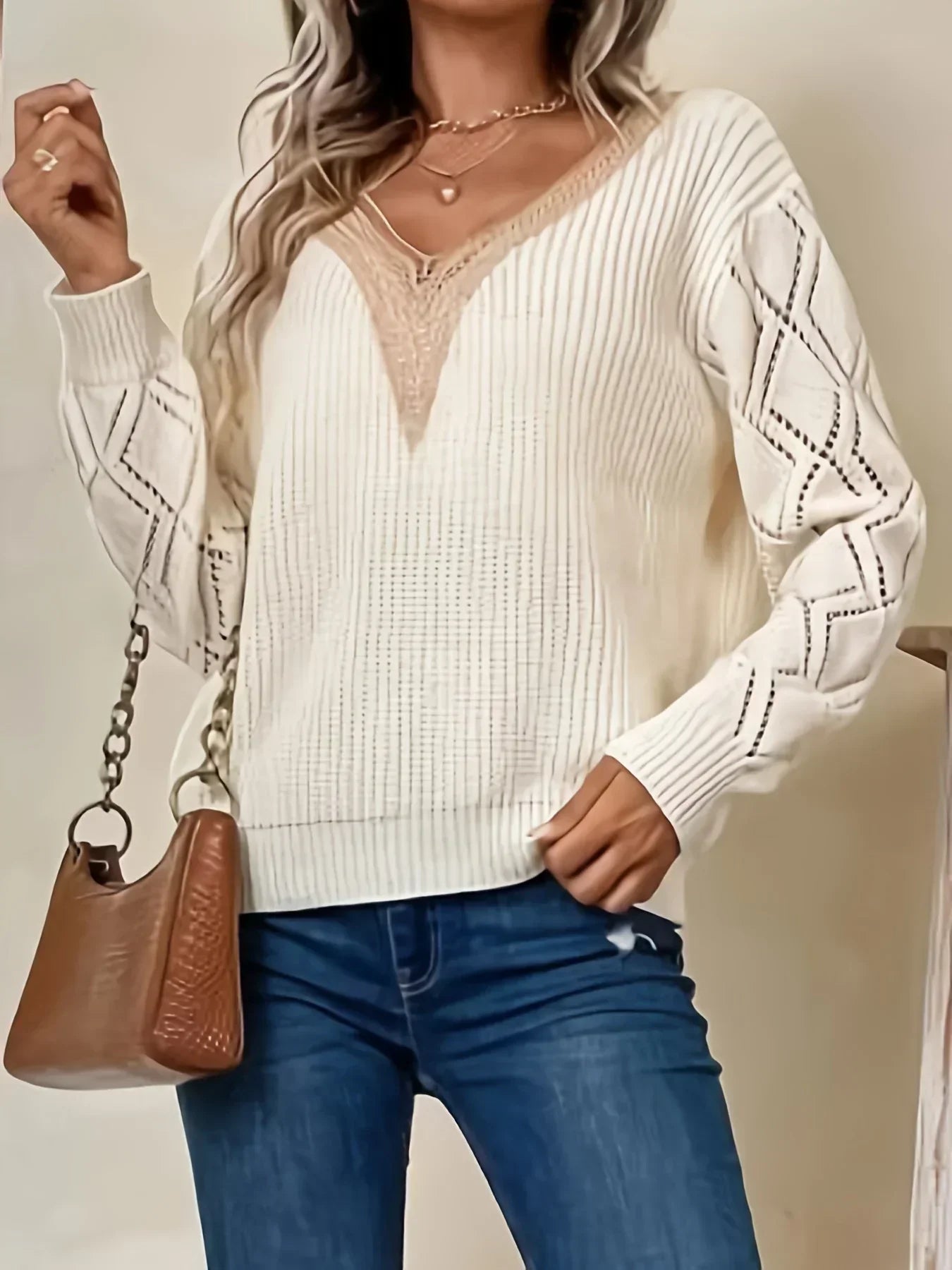 Karla | Elegant sweater med blonderdetaljer
