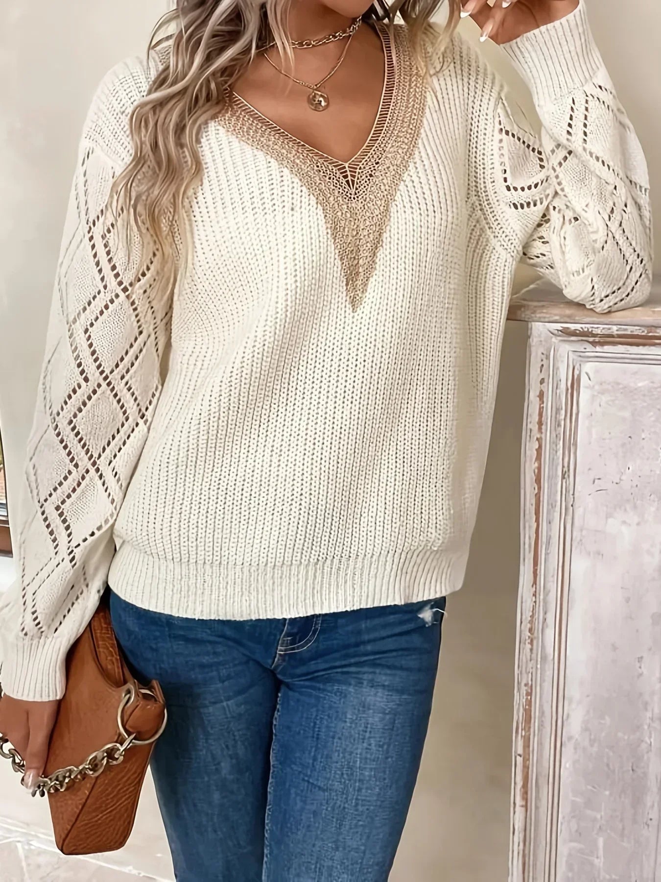 Karla | Elegant sweater med blonderdetaljer