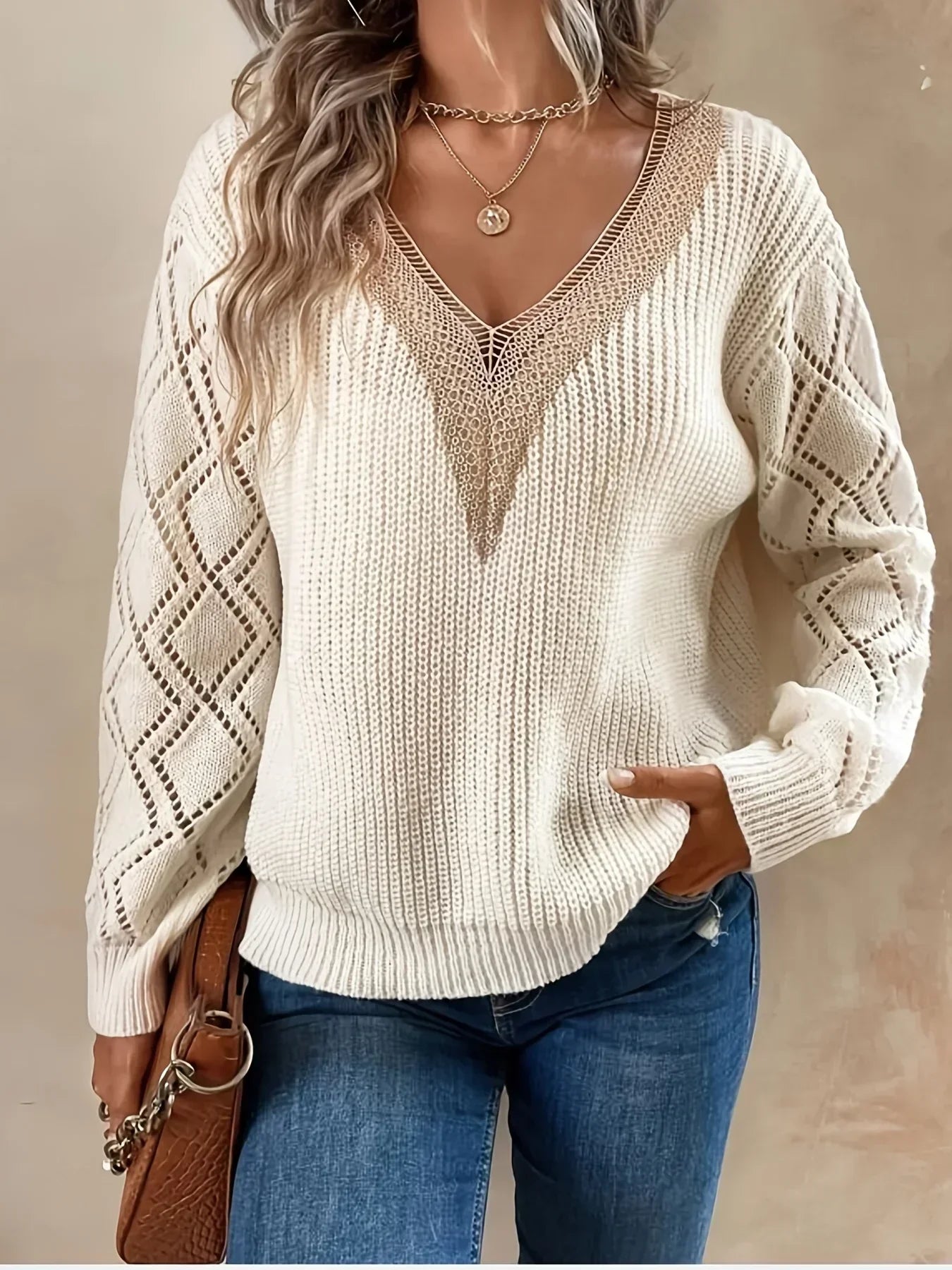Karla | Elegant sweater med blonderdetaljer